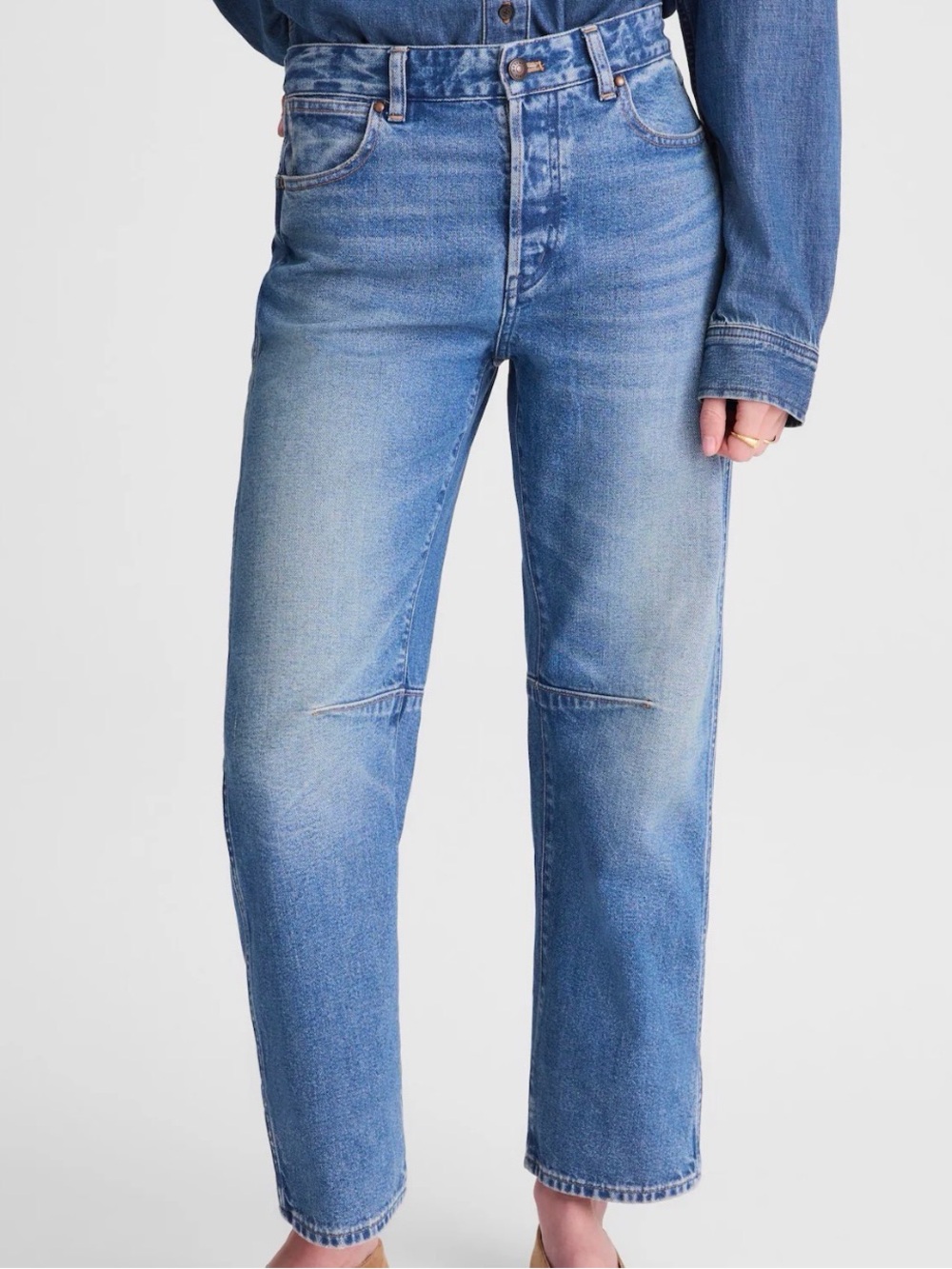 NWT- The Darted Barrel-Leg Jean from Madewell